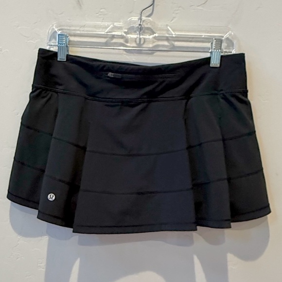 Lululemon Pace Rival Mid-Rise Black
Skirt, Size 8 - Picture 5 of 13